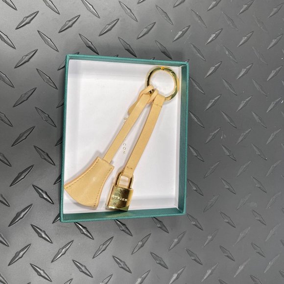 Buscemi Lock Keyholder Flat Natural Leather - Picture 2 of 2